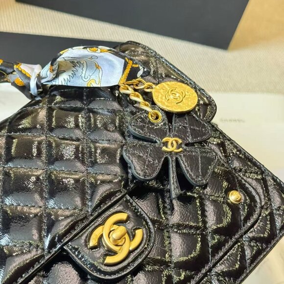 Classic CHANEL Bag: A Stylish and Versatile Choice for Elegance - Picture 7 of 7